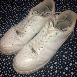 NIKE Air Force 1s